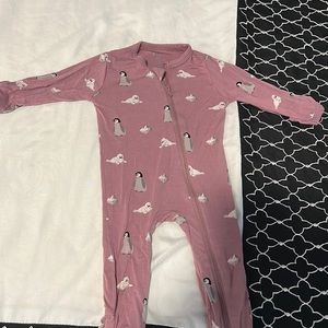 Kyte baby purple zipper footie pajama 0-3 month EUC